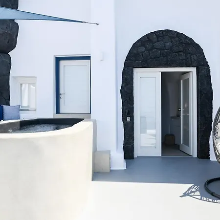 Three Bells 아파트 피로스테파니